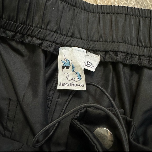 🦄 iHeartRaves Reflective Cargo Joggers - Picture 9 of 11